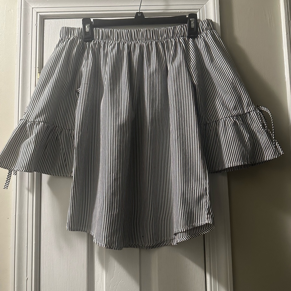 Roommates medium off the shoulder black & white striped top
